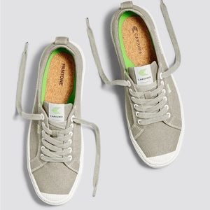 CARIUMA + PANTONE OCA Low plaza taupe beige women's sneakers NEW SZ 6 women’s